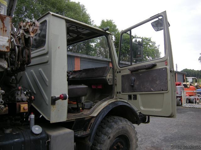 Τριαξονικό ανατρεπτικό βαν UNIMOG Unimog U1250 mit Kran