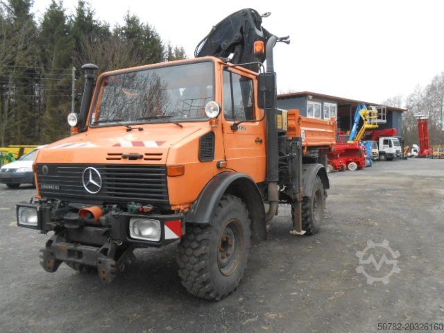 Camion benne UNIMOG U1450 427/11 mit Kran