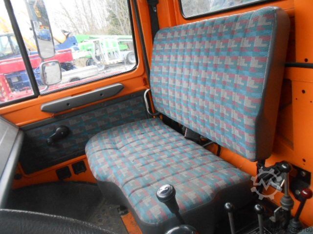 Camion benne UNIMOG U1450 427/11 mit Kran
