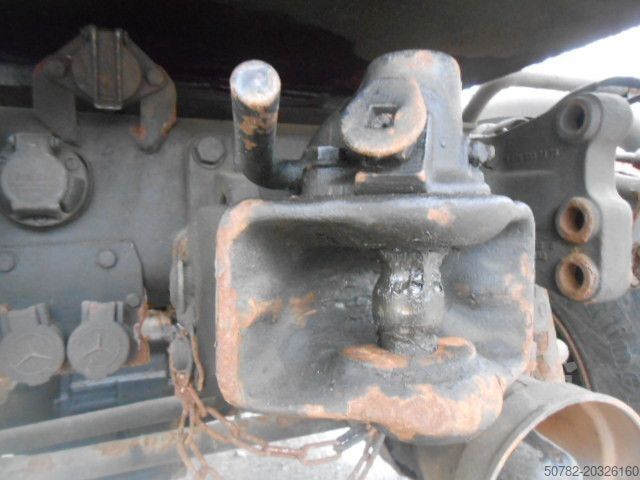 Camion benne UNIMOG U1450 427/11 mit Kran