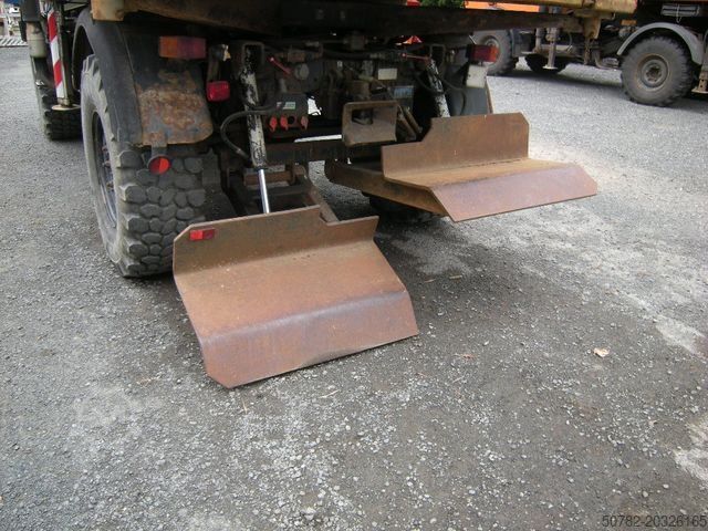 Dreiseitenkipper MERCEDES-BENZ Unimog U1250 mit Kran MKG 105