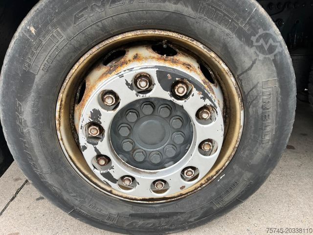 Camión de bebidas MERCEDES-BENZ ATEGO 2529 * VOLLLUFT * WENIG KM *  2T LBW