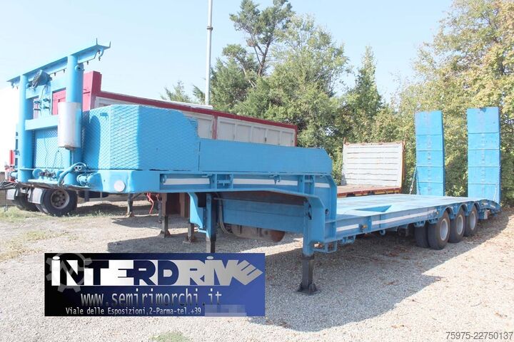 Semi-remorque surbaissée pour le transport de machines de construction CTC carrellone rampe verricello usato