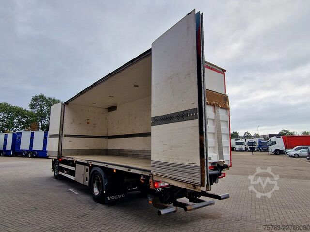 Chiếc vali Volvo FM 370 Globetrotter 4x2 - Buggsbygg box with si...
