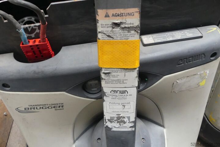 Ručni paletni viličar Crown 