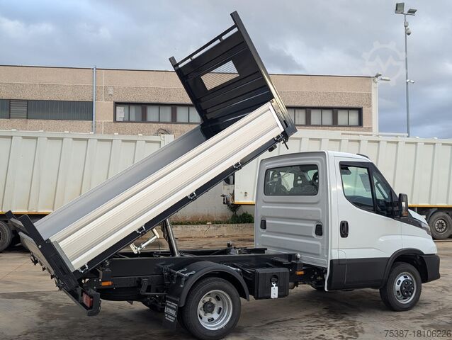 Camionnette à benne basculante IVECO 35C16