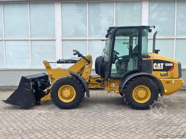 Wheel loader CAT 906 M 2018