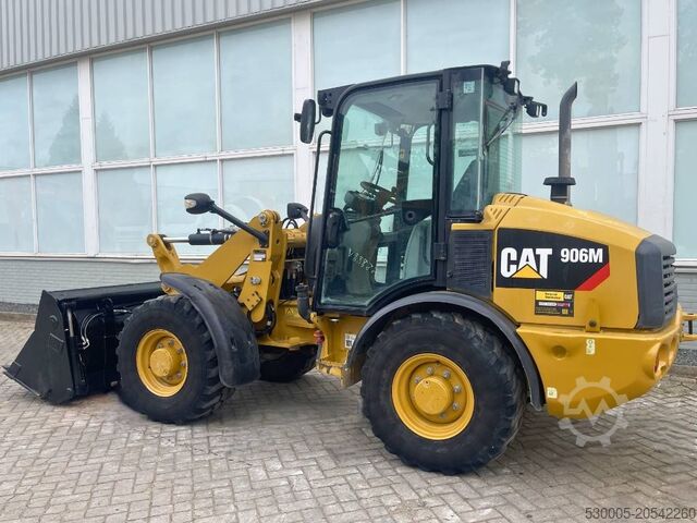 Wheel loader CAT 906 M    2018