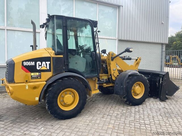 Wheel loader CAT 906 M 2018