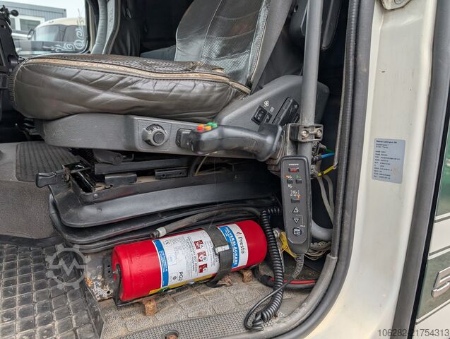 Hákový nosič kontejnerů Volvo FH500 6x4 JOAB Cameleont Luft/Luft