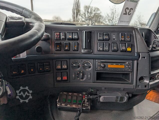 Hákový nosič kontejnerů Volvo FH500 6x4 JOAB Cameleont Luft/Luft