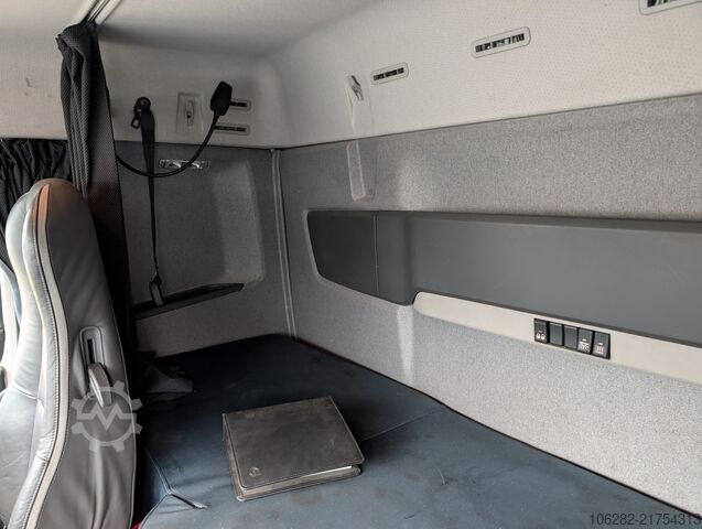 Hákový nosič kontejnerů Volvo FH500 6x4 JOAB Cameleont Luft/Luft