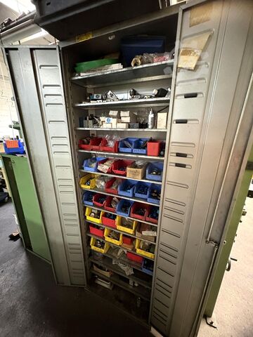 Armário de oficina com conteúdo KAISER + KRAFT Workshop Cabinet with Contents