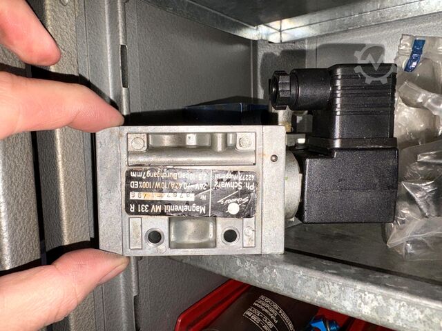 Armário de oficina com conteúdo KAISER + KRAFT Workshop Cabinet with Contents