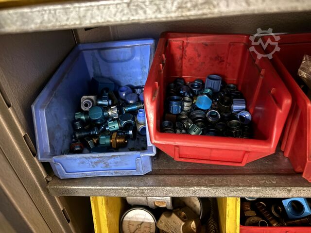 Armário de oficina com conteúdo KAISER + KRAFT Workshop Cabinet with Contents