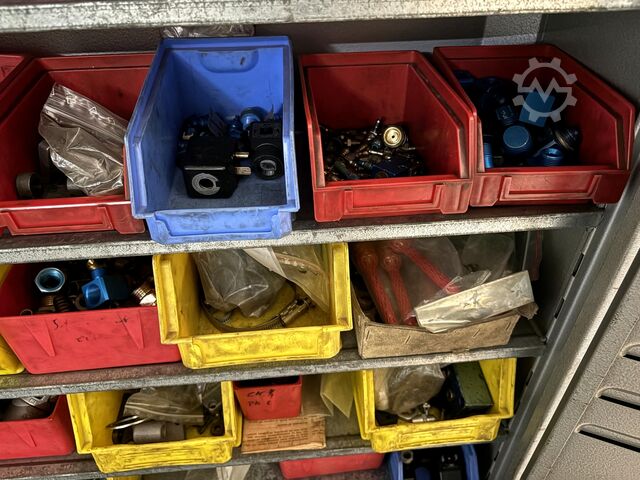 Armário de oficina com conteúdo KAISER + KRAFT Workshop Cabinet with Contents