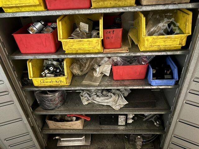 Armário de oficina com conteúdo KAISER + KRAFT Workshop Cabinet with Contents