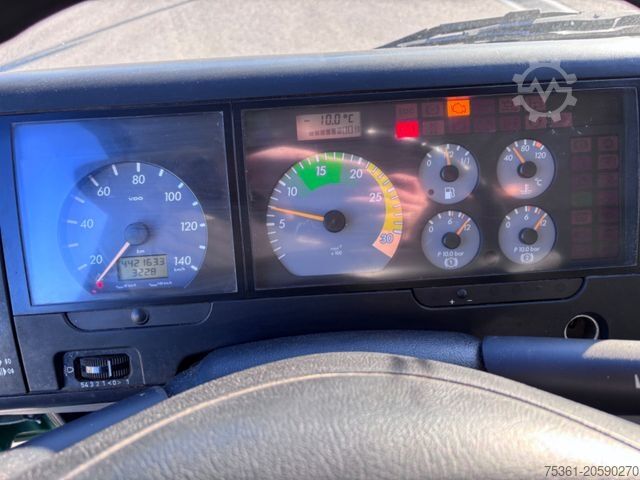 Skåpbil MERCEDES-BENZ Vario 818 D Koffer mit LBW Klima E5 Motorbremse