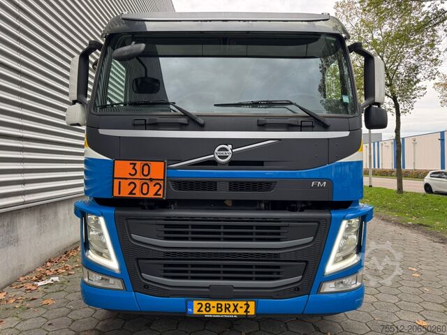 Chasis con cabina Volvo FM 410 / 8X4 / I-Shift / ADR / Tridem / TUV: 6-...