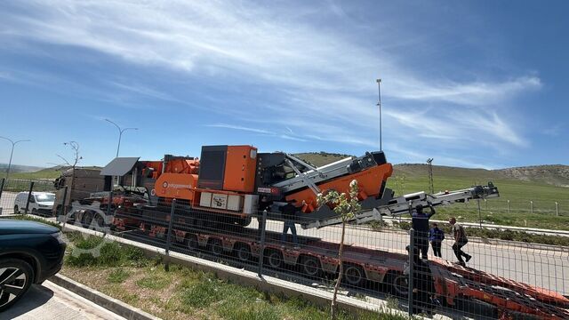 מפעל ריסוק Polygonmach PTV800  track mounted vertical shaft impactor