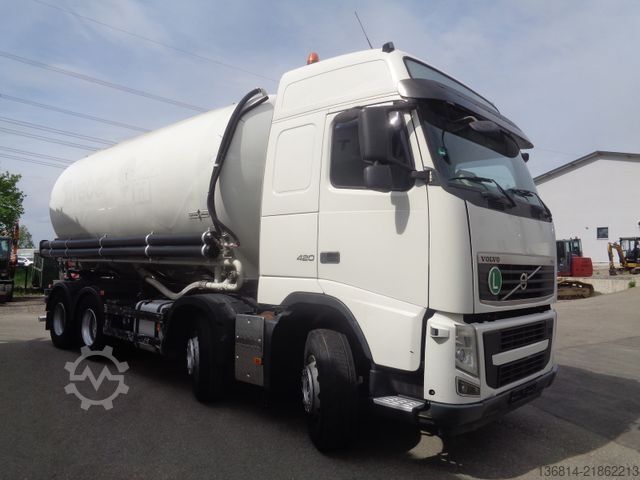 Camión para usos especiales VOLVO FH420 8x4 BB Spitzer Silo 23 cbm VEB EU5