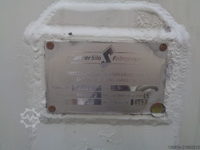 Camión para usos especiales VOLVO FH420 8x4 BB Spitzer Silo 23 cbm VEB EU5