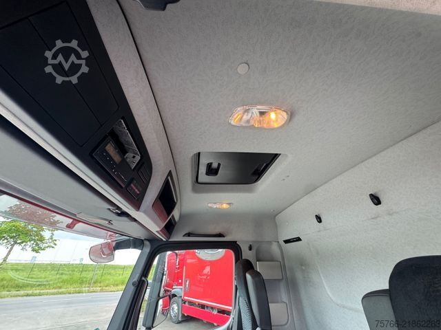 Camión de bebidas MERCEDES-BENZ ANTOS 2533  L / LBW / 2xAHK / LENKACHSE / 18 PAL