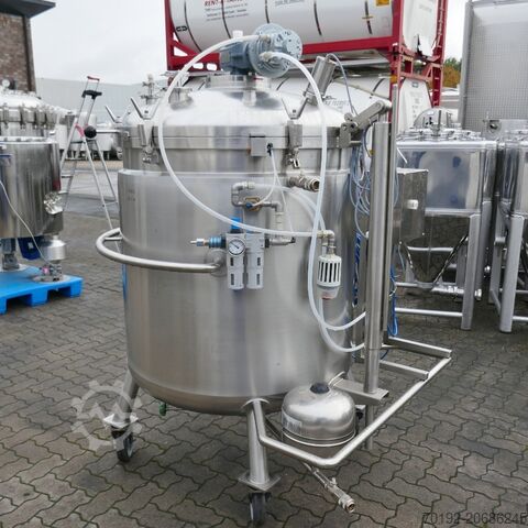 956 Liter fahrbarer, heiz-/kühlbarer Rührwerksbehälter aus V4A mit Becherrührwerk Pharma-Planung u. Anlagenbau GmbH B0059