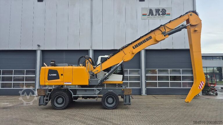 Makinë për trajtimin e materialeve Liebherr LH30