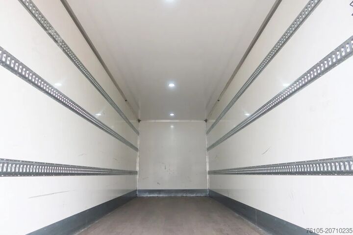 Box body Volvo FM 340 Geïsoleerd Dak DHollandia 3000 kg