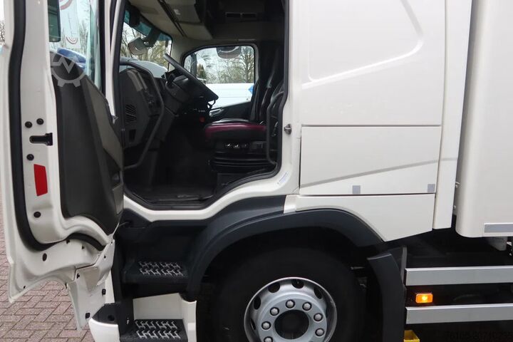 Maleta Volvo FM 340 Geïsoleerd Dak DHollandia 3000 kg