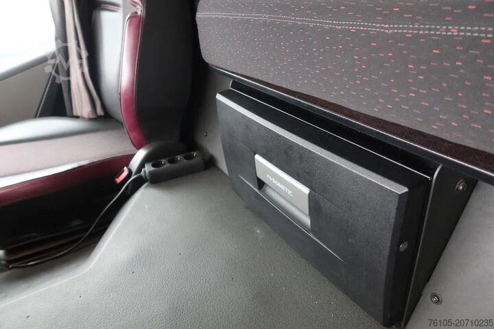 Maleta Volvo FM 340 Geïsoleerd Dak DHollandia 3000 kg