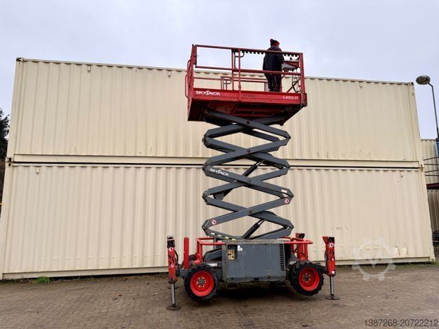 Work platform Skyjack SJ6832RT 4x4 Diesel, 11.8 Meter, 1.322 H