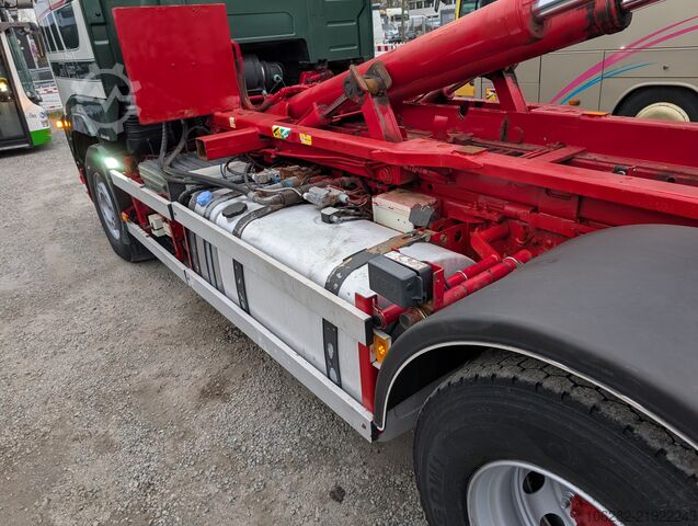 Kamion s kukom za kontejnere Volvo FH500 6x4 JOAB Cameleont Luft/Luft