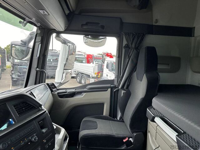 Puutavaran kuljettaja MAN TGS 33.520 6x6 BL Kurzholz Plattform Epsilon Kran