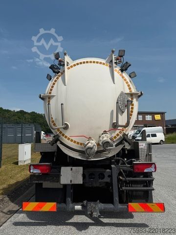 진공 탱크 트럭 MAN TGM 18.290 4x2 BL Gamon Sauger