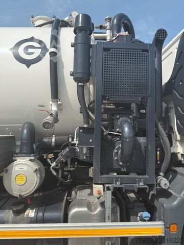 진공 탱크 트럭 MAN TGM 18.290 4x2 BL Gamon Sauger