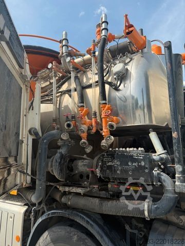 진공 탱크 트럭 MERCEDES-BENZ Mercedes Benz Arocs 3753 8x4 Wiedemann Super1000