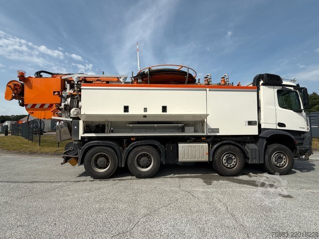 Φορτηγό δεξαμενή κενού MERCEDES-BENZ Arocs 3753 8x4 Wiedemann Super1000