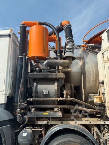 Φορτηγό δεξαμενή κενού MERCEDES-BENZ Arocs 3753 8x4 Wiedemann Super1000
