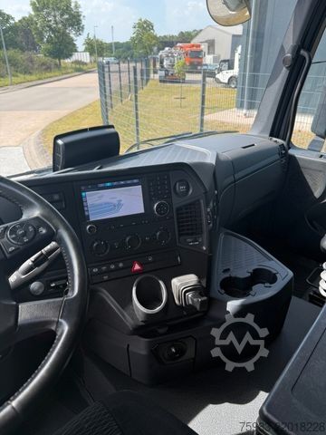 Φορτηγό δεξαμενή κενού MERCEDES-BENZ Arocs 3753 8x4 Wiedemann Super1000