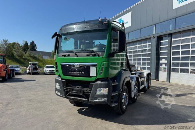 Kanca kasalı yük kamyonu (roll-off) MAN TGS 35.480 8x4 Moser