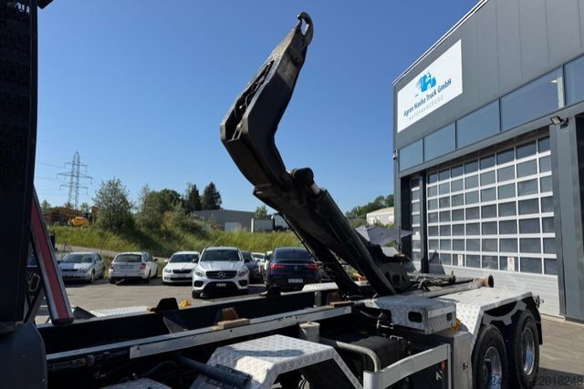 Kanca kasalı yük kamyonu (roll-off) MAN TGS 35.480 8x4 Moser