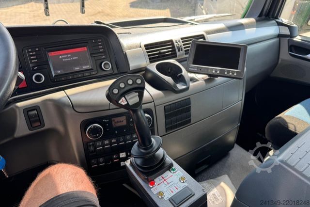 Kanca kasalı yük kamyonu (roll-off) MAN TGS 35.480 8x4 Moser