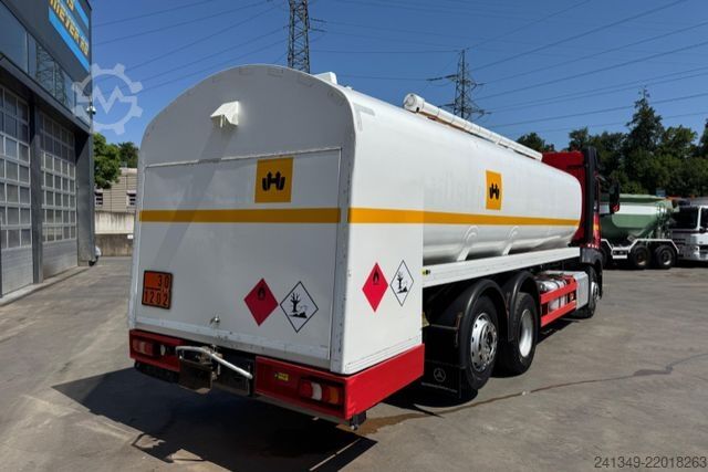 Цистерна камион MERCEDES-BENZ Actros 2551 6x2 Tank 21'600L