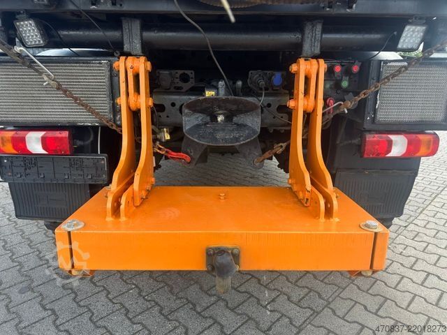 专用卡车 UNIMOG U 423 / Mähausstattung Dücker / Salzstreuer
