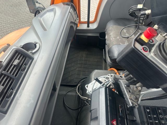 专用卡车 UNIMOG U 423 / Mähausstattung Dücker / Salzstreuer