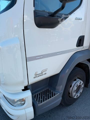 Tenteli düz yataklı kamyon DAF LF 260 LBW BLATT/LUFT KLIMA