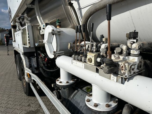 真空罐式卡车 MERCEDES-BENZ Actros 4141 8x4 BB / KoKs Saug und Druckwagen