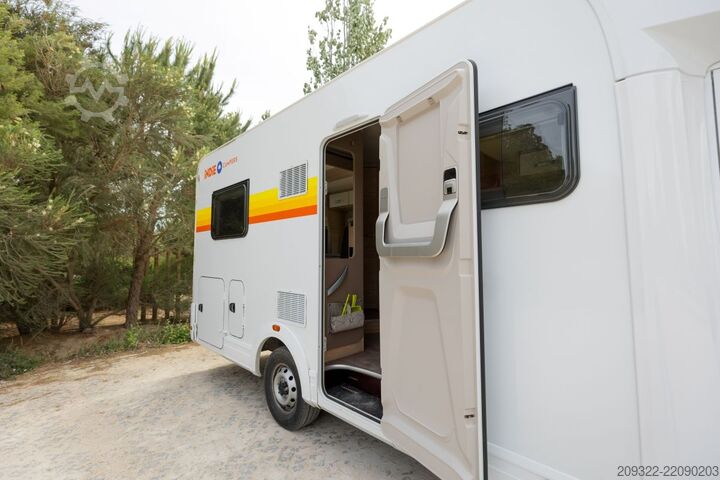 полуинтегриран кемпер 2020 Fiat Ducato Weinsberg Carasuite Completamente attrezzato
